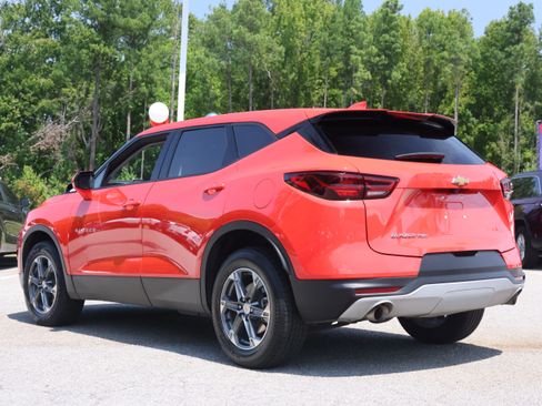 Used 2025 Chevrolet Blazer LT AWD/4WD image 3