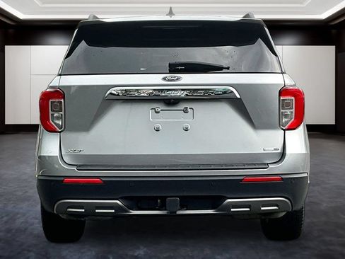Used 2020 Ford Explorer XLT w/ Equipment Group 202A AWD/4WD image 5