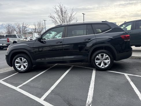 Used 2018 Volkswagen Atlas S image 2