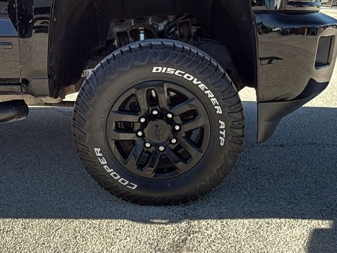 Used 2019 Chevrolet Silverado 2500 LTZ w/ Midnight Edition image 30