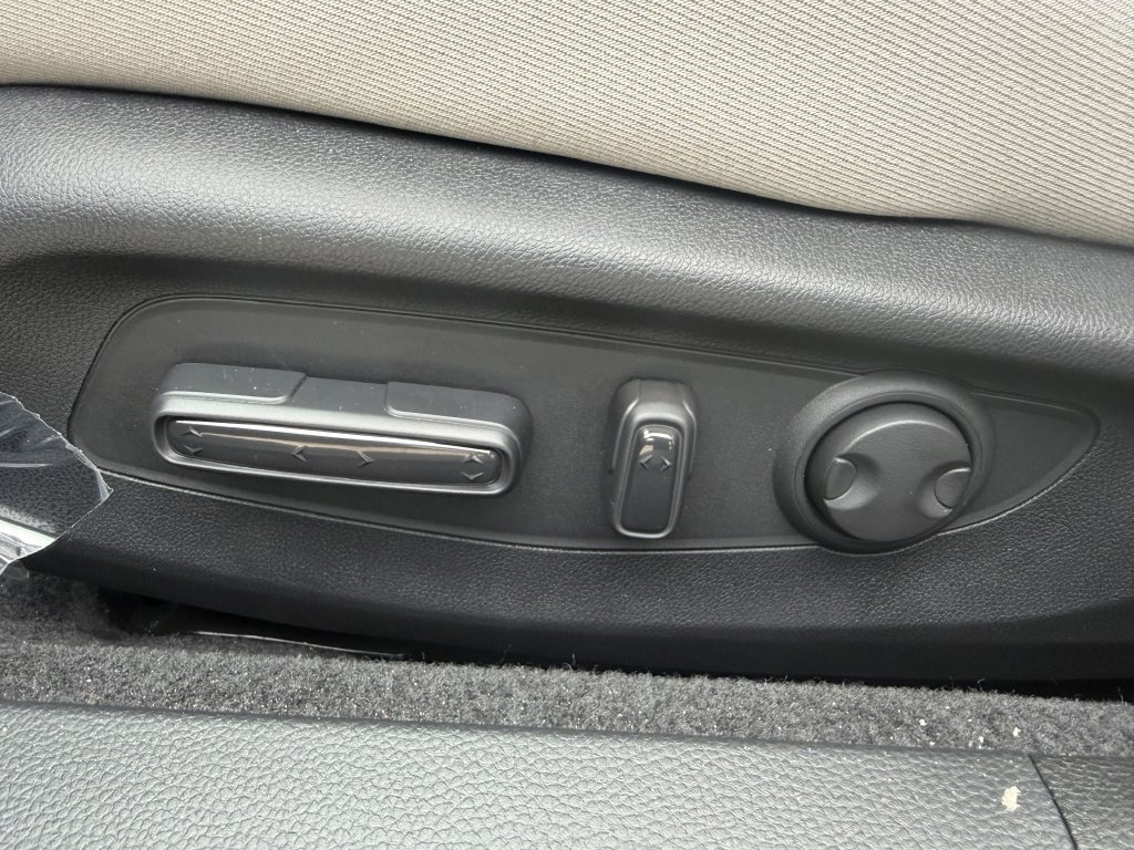 Used 2025 Honda Accord SE image 16