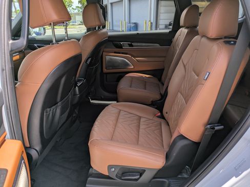 Certified 2024 Kia Telluride SX X-Line AWD/4WD image 12