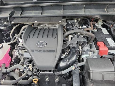 Certified 2024 Toyota Highlander XLE FWD image 39