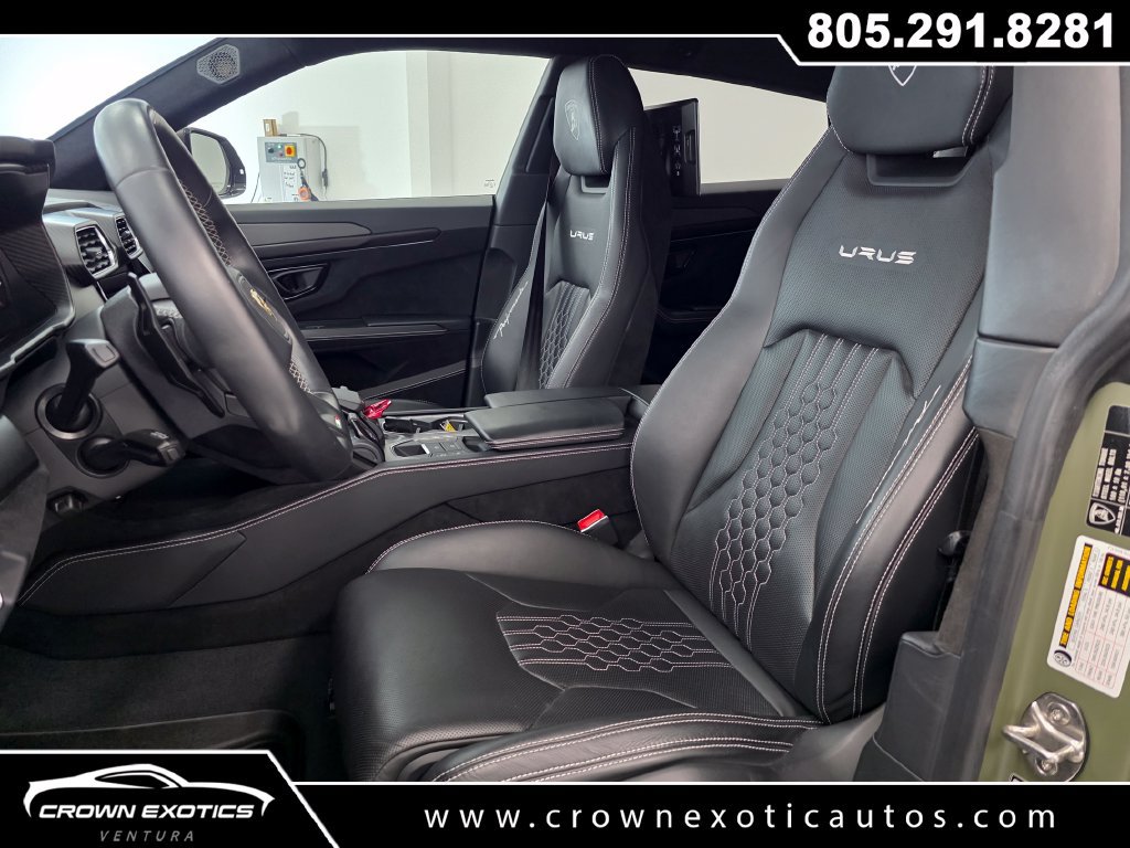 Used 2024 Lamborghini Urus Performante AWD/4WD image 24