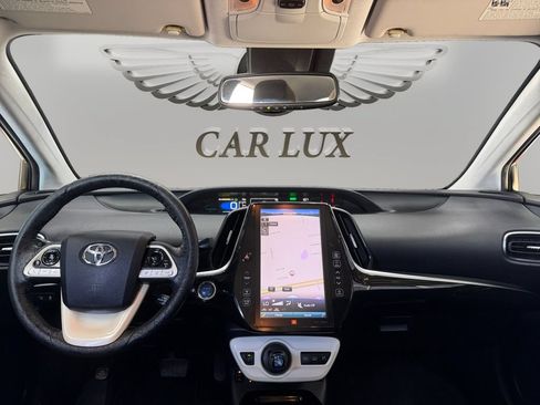 Used 2018 Toyota Prius Prime Advanced w/ Carpet Mat Package FWD image 11