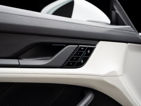 Used 2021 Porsche Taycan Turbo w/ Premium Package image 50