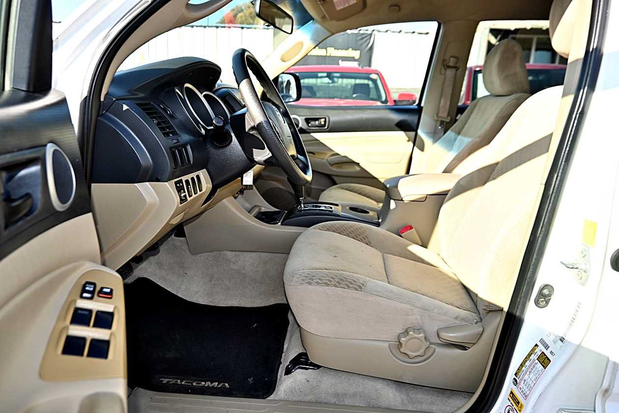 Used 2011 Toyota Tacoma PreRunner w/ Towing Pkg RWD image 12