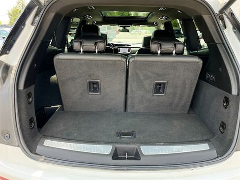 Used 2022 Cadillac XT6 Premium Luxury image 29