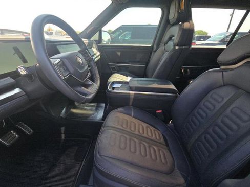 Used 2023 Rivian R1S Launch Edition image 5