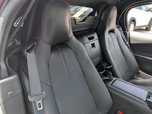 Used 2018 MAZDA MX-5 Miata Grand Touring RWD image 13