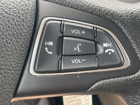 Used 2017 Ford Escape SE w/ Equipment Group 201A FWD image 22
