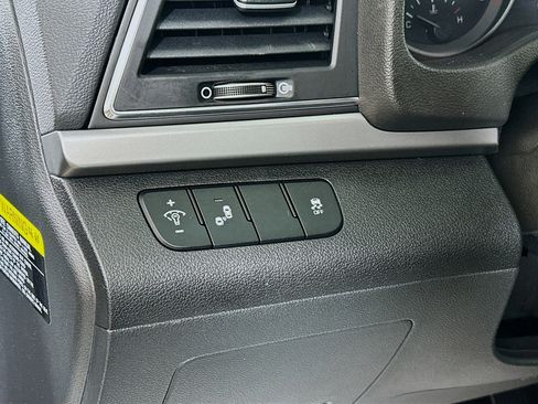 Used 2018 Hyundai Elantra SEL w/ Cargo Package FWD image 10