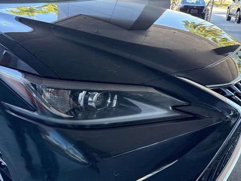 Used 2022 Lexus ES 350 w/ Premium Package FWD image 5