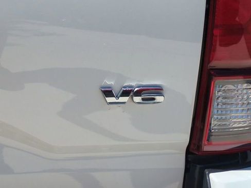 Used 2021 Toyota Tacoma SR5 AWD/4WD image 13