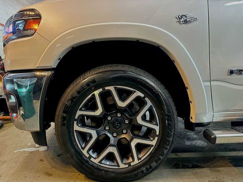 New 2026 RAM 1500 Laramie AWD/4WD image 19