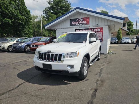 Used 2013 Jeep Grand Cherokee Laredo w/ Laredo E Group AWD/4WD image 4