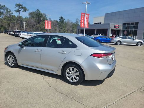 Certified 2024 Toyota Corolla LE image 2