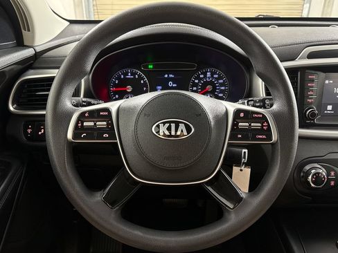 Used 2019 Kia Sorento FWD image 12