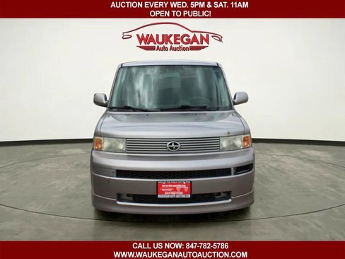 Used 2006 Scion xB FWD image 2