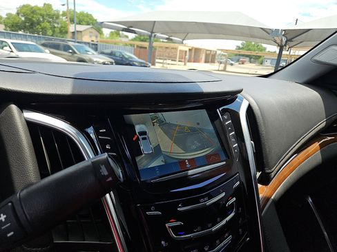 Used 2020 Cadillac Escalade ESV Luxury AWD/4WD image 14