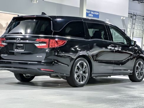 Used 2024 Honda Odyssey Elite image 8