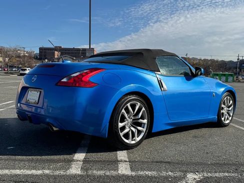 Used 2010 Nissan 370Z Touring image 5