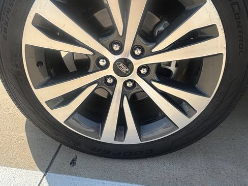 Used 2021 Ford Expedition Limited RWD image 9