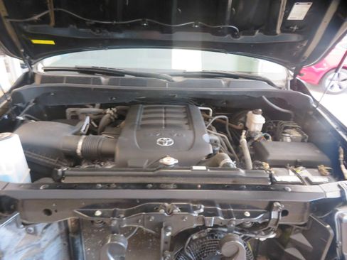 Used 2019 Toyota Sequoia SR5 image 53