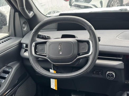 New 2026 Lincoln Navigator Reserve w/ Jet Appearance Package image 13