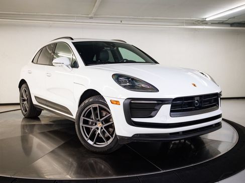 Certified 2023 Porsche Macan AWD/4WD image 9