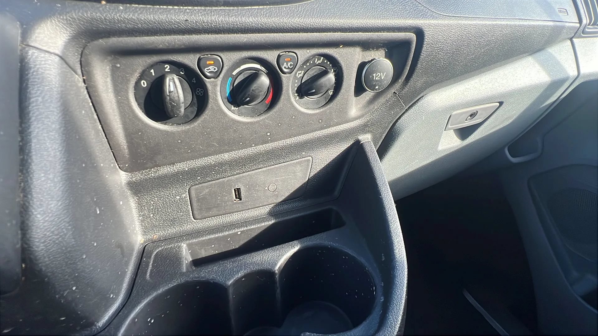 Used 2019 Ford Transit 150 XL RWD image 14