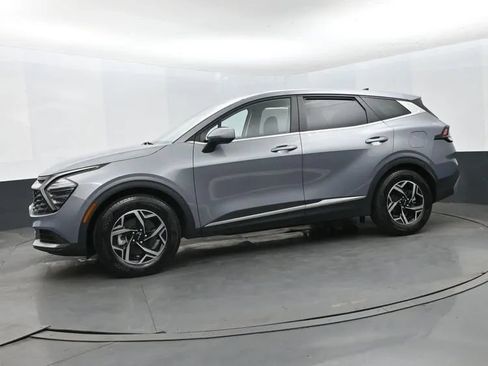 Used 2025 Kia Sportage LX FWD image 5