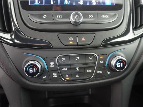 Used 2022 Chevrolet Equinox RS w/ RS Leather Package FWD image 29