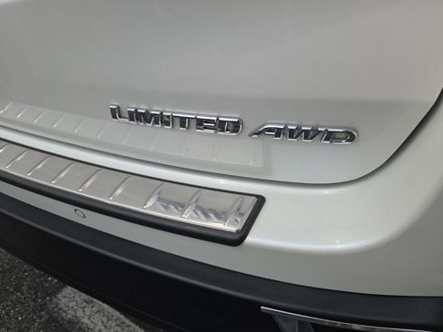 Used 2018 Toyota Highlander Limited w/ Protection Package #3 AWD/4WD image 11