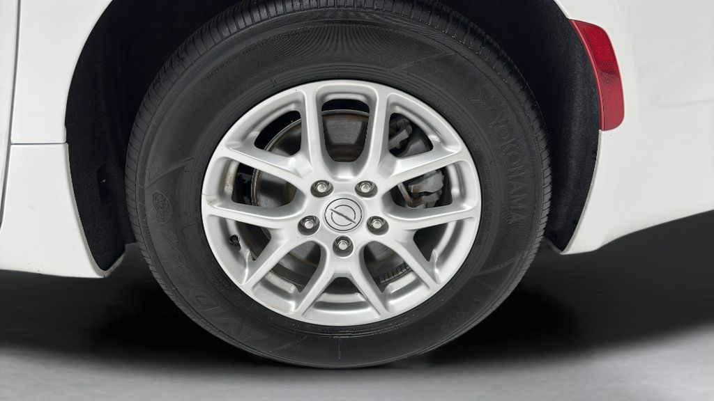 Used 2025 Chrysler Pacifica Select FWD image 8