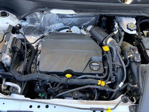 Used 2025 Chevrolet Trax LS image 33