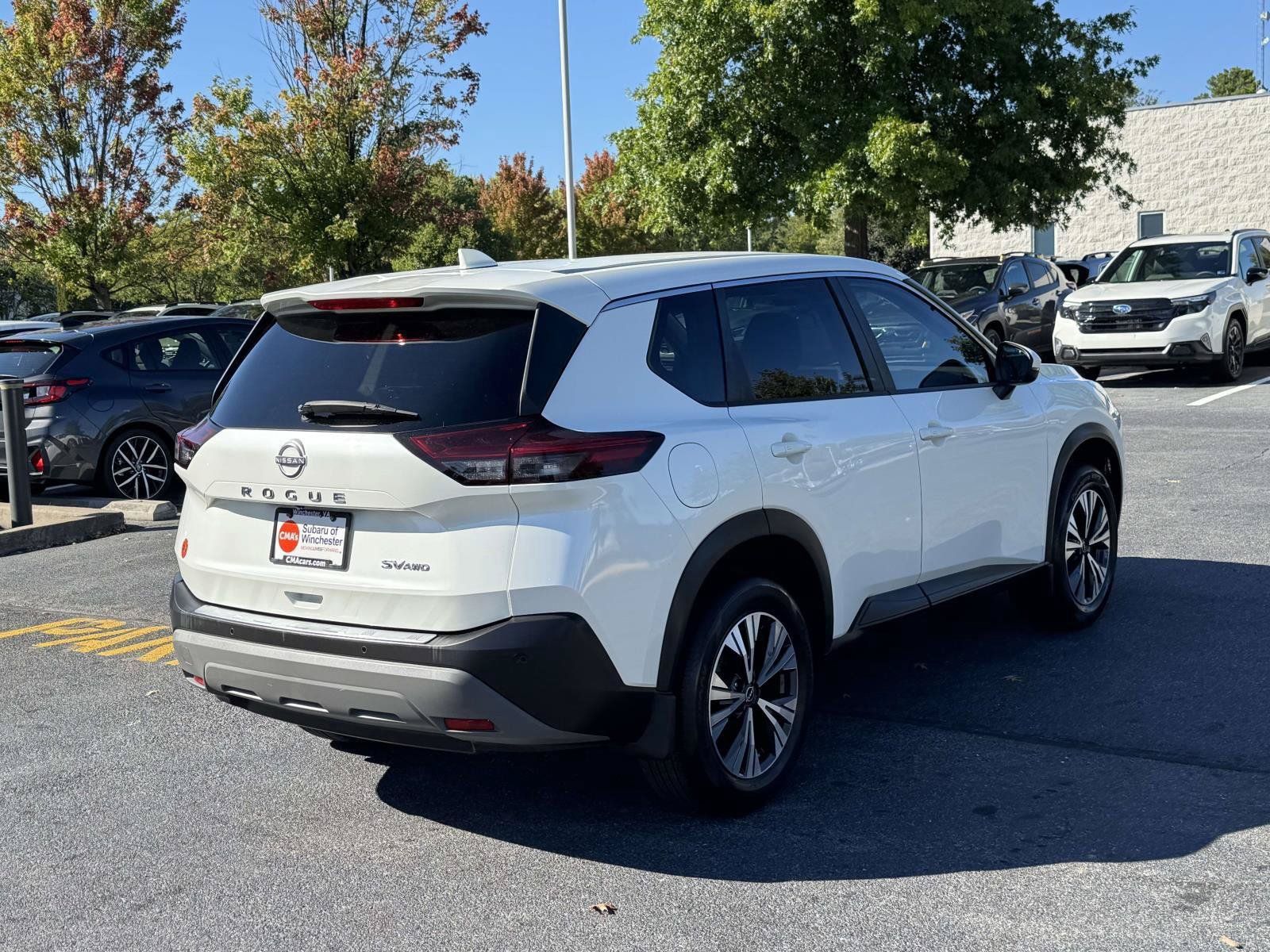 Used 2022 Nissan Rogue SV AWD/4WD image 2