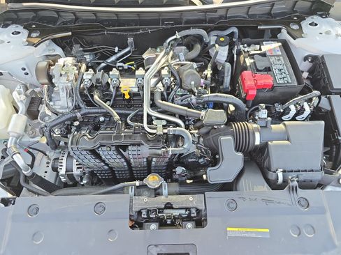 Used 2024 Nissan Altima 2.5 SV w/ SV Premium Package FWD image 28