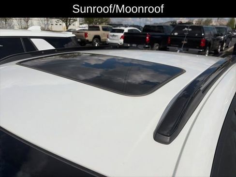 Used 2024 Chevrolet Trax RS w/ Sunroof Package FWD image 11