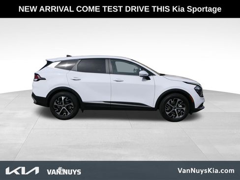 Used 2023 Kia Sportage EX image 2