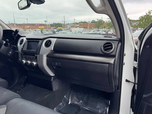 Used 2020 Toyota Tundra SR5 AWD/4WD image 17