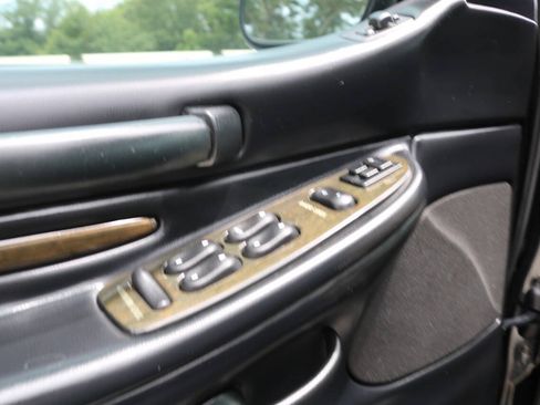 Used 2002 Lincoln Blackwood RWD image 70
