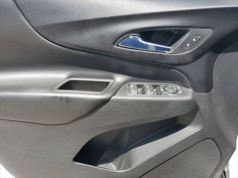 Used 2020 Chevrolet Equinox LT FWD image 20
