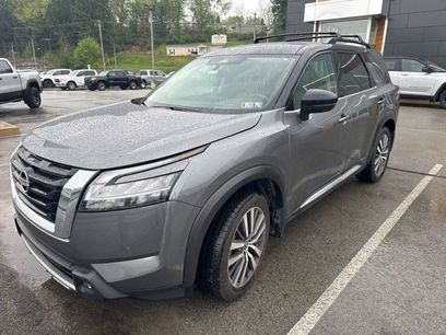 Used 2022 Nissan Pathfinder Platinum w/ Cargo Package