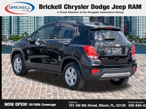 Used 2020 Chevrolet Trax LT w/ LT Convenience Package image 7