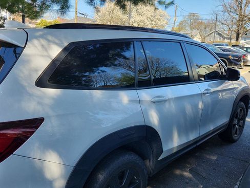 Used 2022 Honda Pilot TrailSport image 3