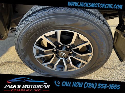 Used 2022 Toyota Tacoma TRD Sport w/ Black Out Package (TMS) image 20