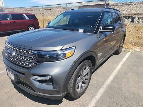 Used 2023 Ford Explorer XLT w/ Equipment Group 202A image 3