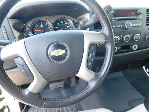 Used 2010 Chevrolet Silverado 1500 LT AWD/4WD image 4