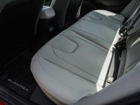 Used 2024 Hyundai Elantra Limited FWD image 36